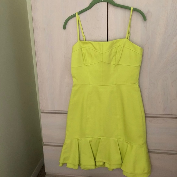 Holiday Sale! New Karen Millen Green Dress w/ Ruffle Bottom - Picture 1 of 3